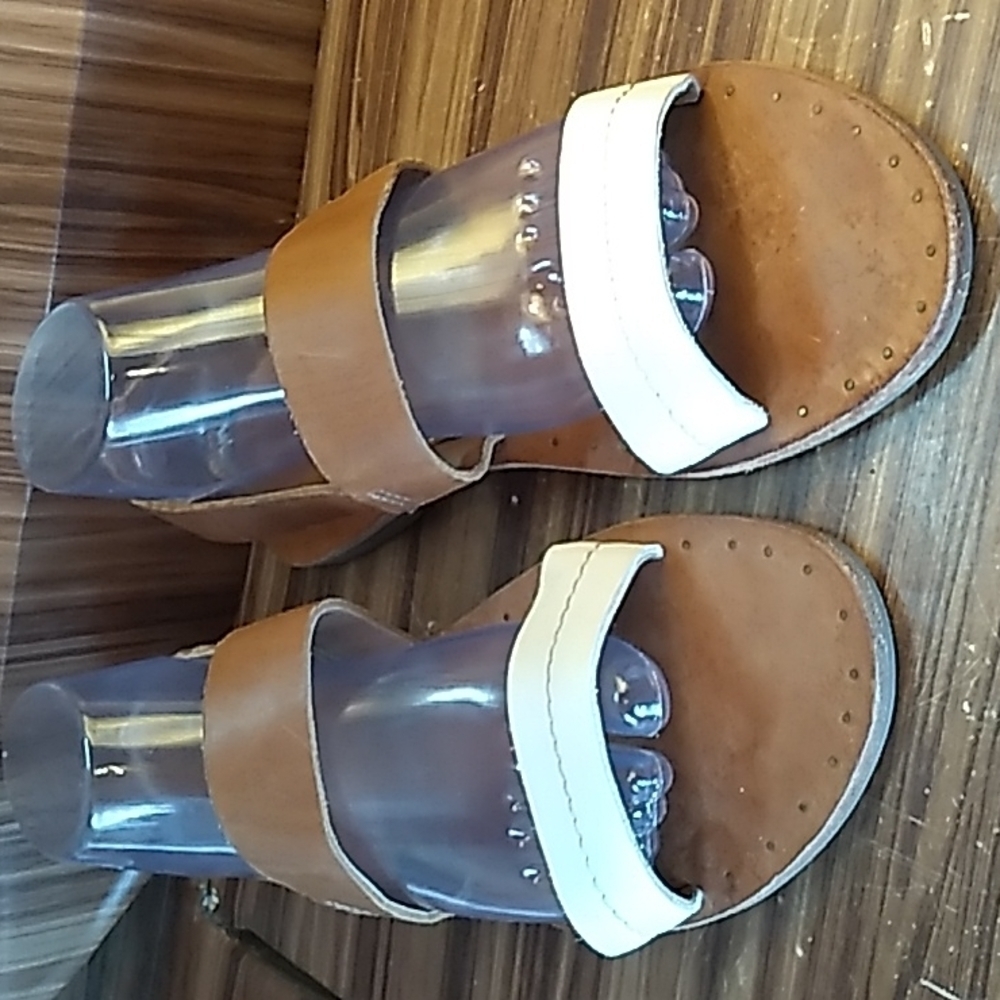 Frye 10M leather made in Mexico sandals